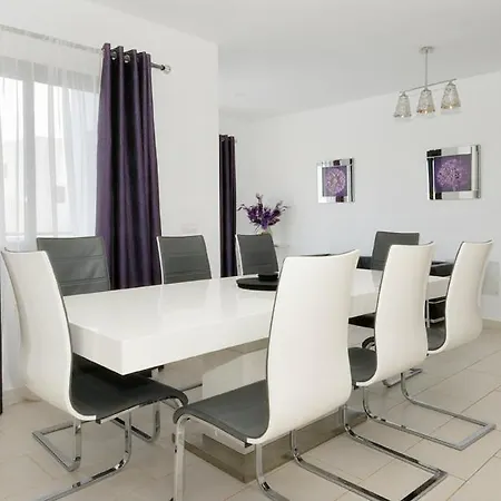 Playa Blanca Sleeps 10 Pool Air Con Wifi Villa *