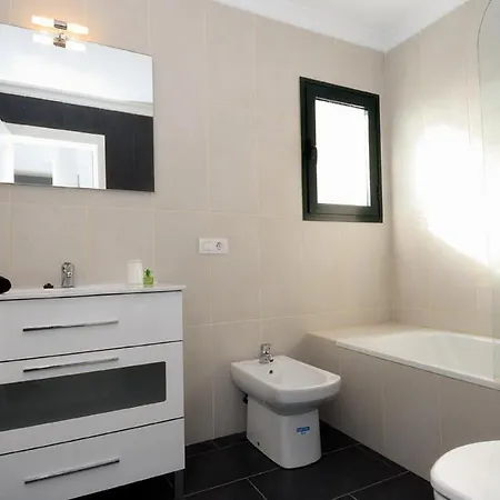 Playa Blanca Sleeps 10 Pool Air Con Wifi Villa Playa Blanca (Lanzarote)