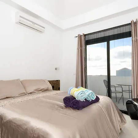 Villa Playa Blanca Sleeps 10 Pool Air Con Wifi